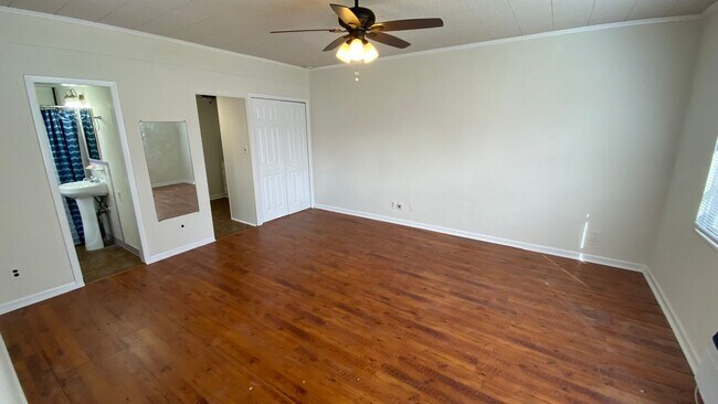 Foto del edificio - Efficiency in North College Park - Priced ...