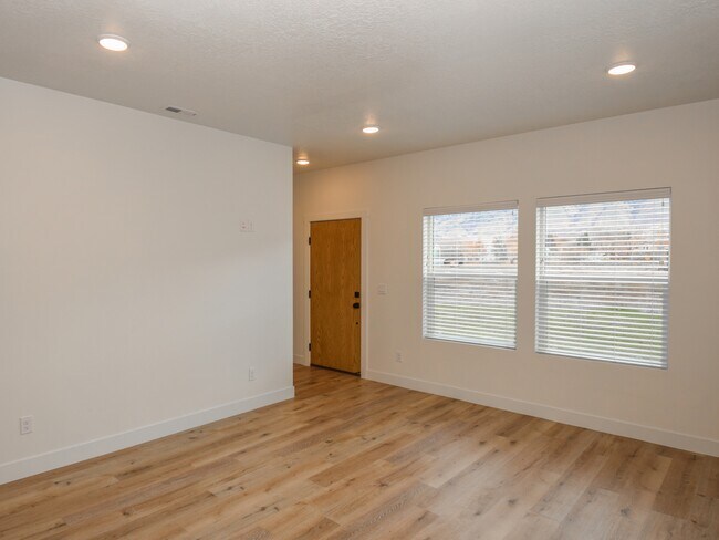 Foto del edificio - 220 Spring Creek Pkwy