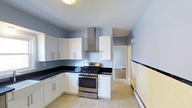 Building Photo - 18 Murdock St