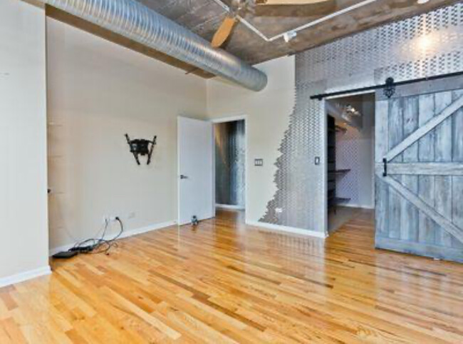 master bedroom - 1070 W 15th St