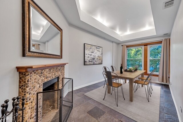Building Photo - 869 N La Salle Dr