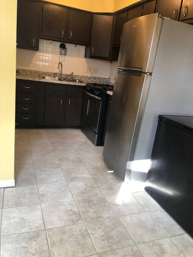 Foto del edificio - 417 N 3rd Ave