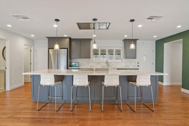 Foto del edificio - 1177 Fay Cir