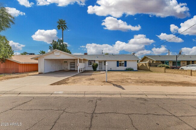 Building Photo - 3945 W Orange Dr