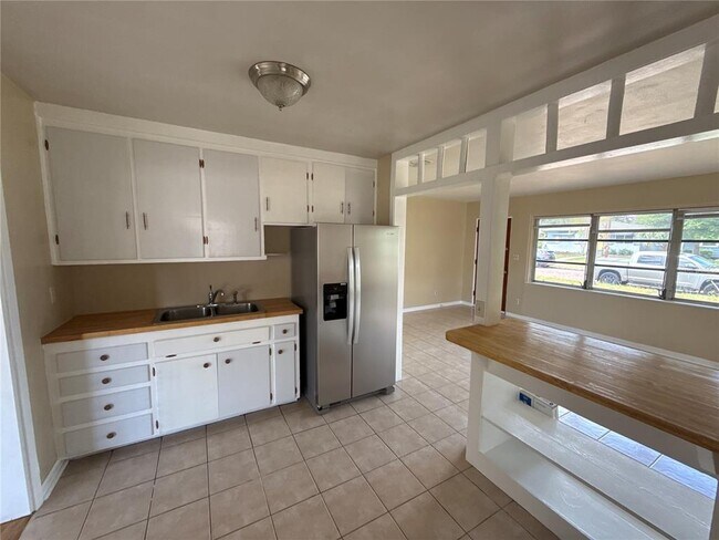 Foto del edificio - 4526 3rd Ave N