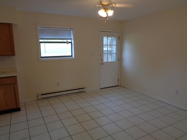 Building Photo - 4705 Apple Tree Ln