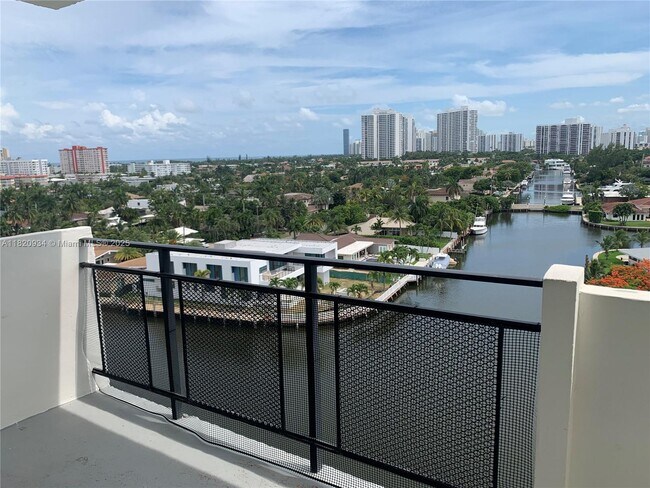 Foto del edificio - 401 Golden Isles Dr