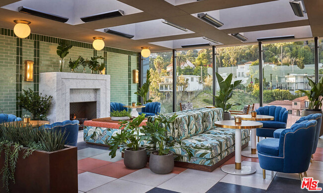 Building Photo - 8420 Sunset Blvd