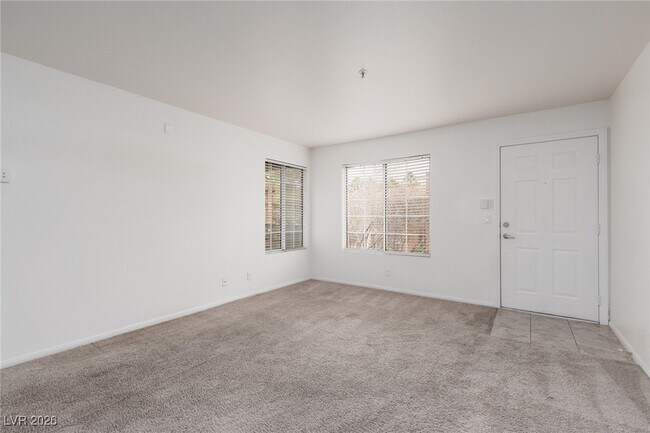 Foto del edificio - 7720 Secret Shore Dr