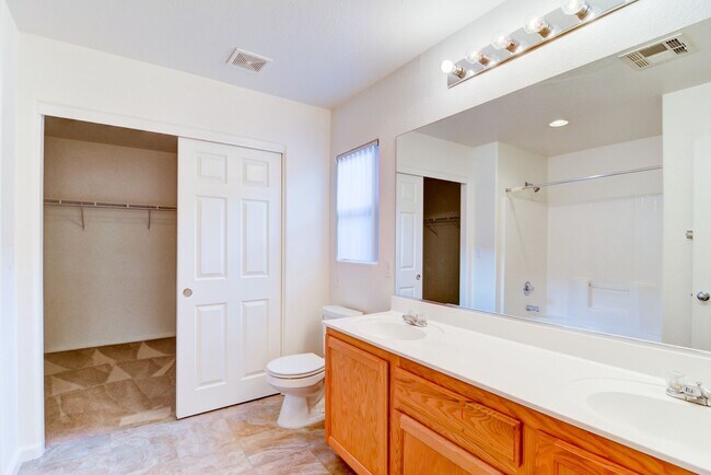 Foto del edificio - 4125 Kemble Ct
