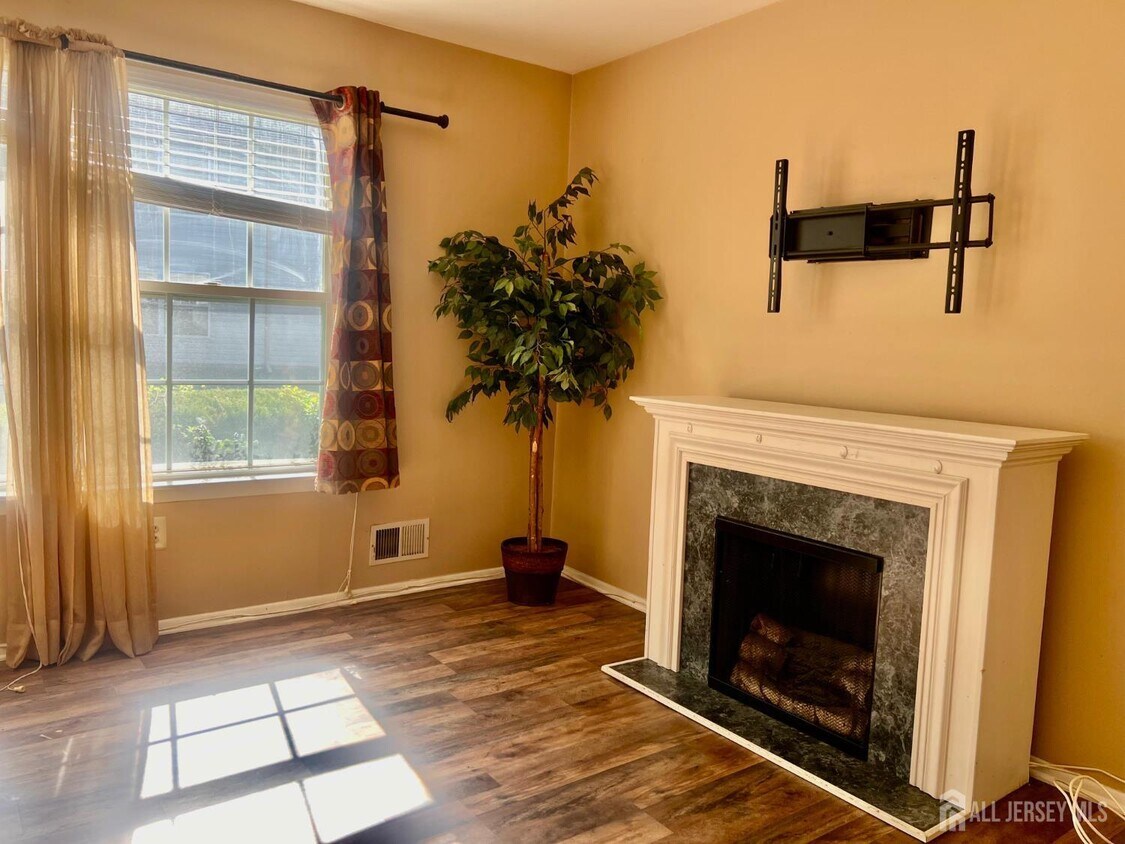 Primary Photo - 404 Draco Rd