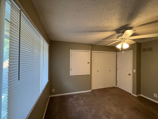 Building Photo - 707 Watrous Ave