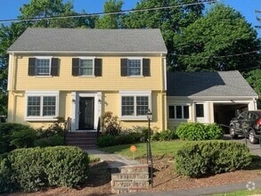 Building Photo - 38 Tennyson Rd