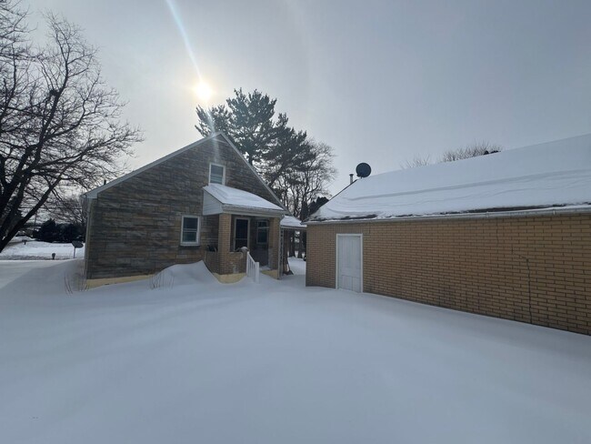 Foto del edificio - Newly Renovated 3-bedroom, 1-bathroom home in Bethlehem Township