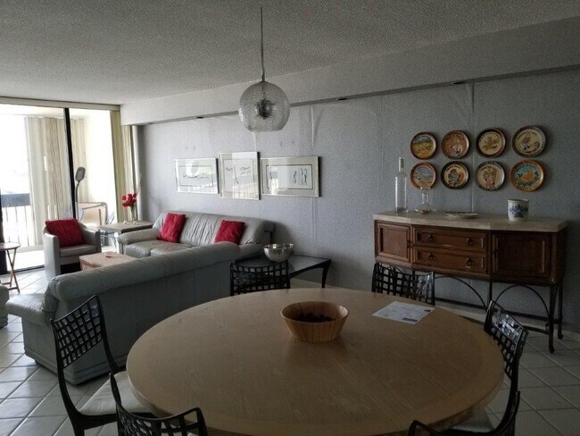 Building Photo - 2400 Presidential Way