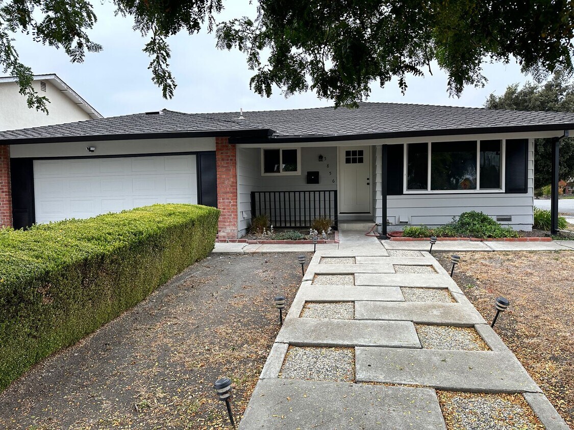 Primary Photo - Beautiful Remodeled 4 Bedroom 2 Bath Bloss...