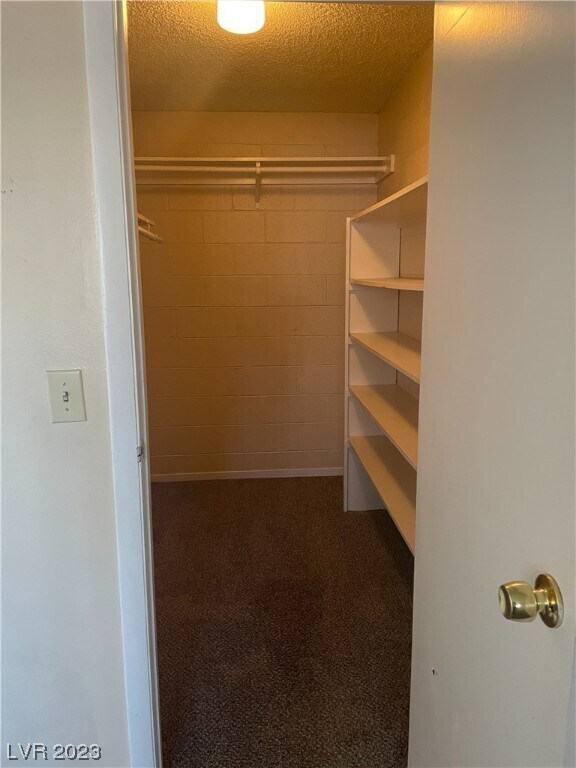 Building Photo - 615 S Royal Crest Cir