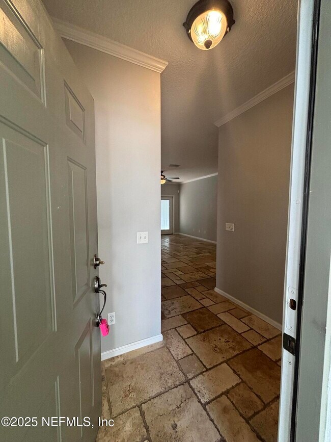 Foto del edificio - 419 Southern Branch Ln