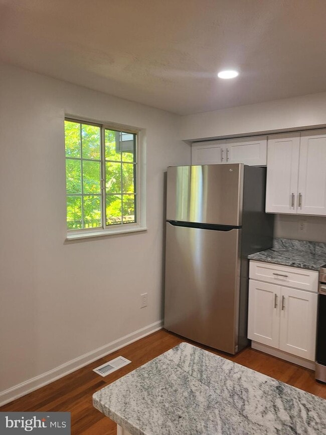 Building Photo - 1650 Sierra Woods Dr