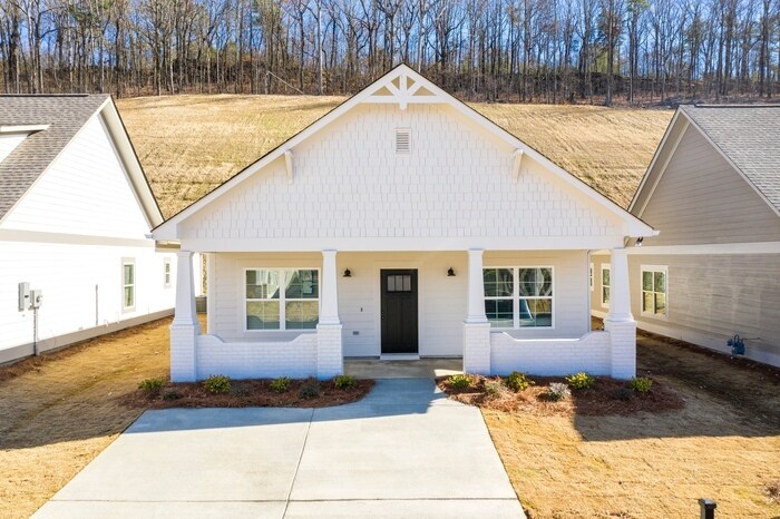 Primary Photo - Minutes away from downtown Birmingham, Mou...