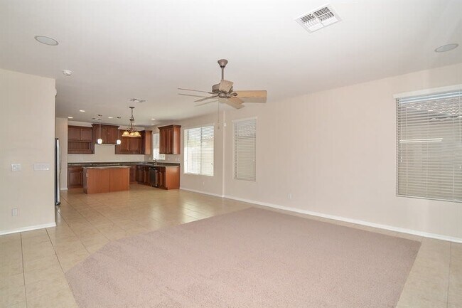 Building Photo - 5405 W Siesta Way