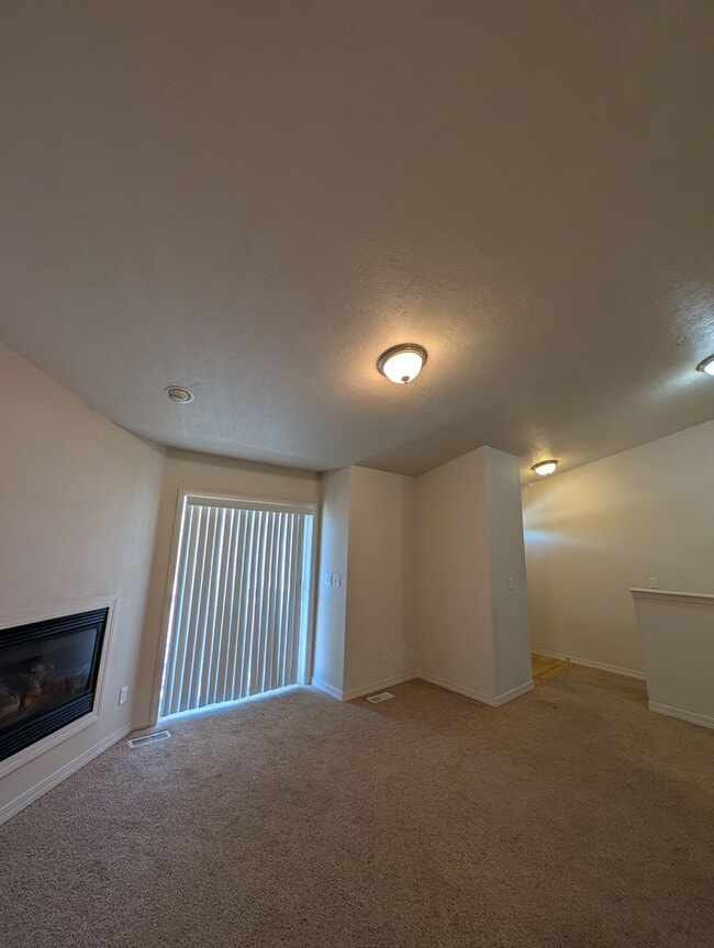 Building Photo - 282 La Valle Strada