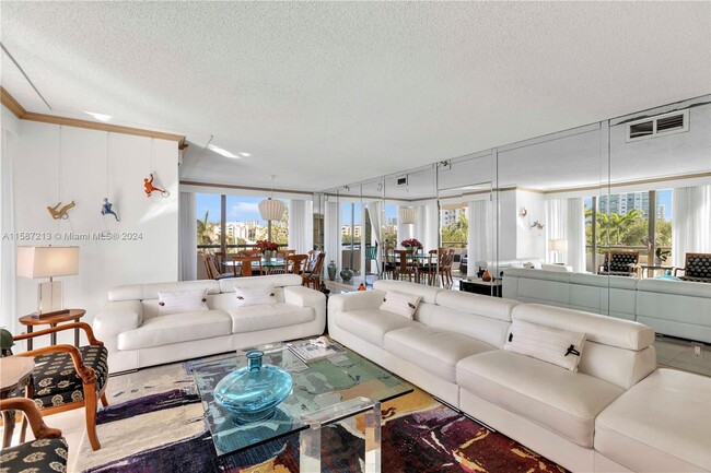 Foto del edificio - 19667 Turnberry Way