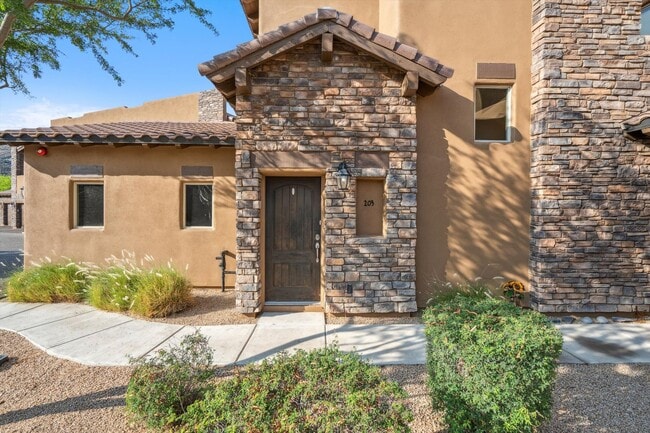 Building Photo - 3 bedroom 2 Bathroom Rancho Verde Del Rio ...