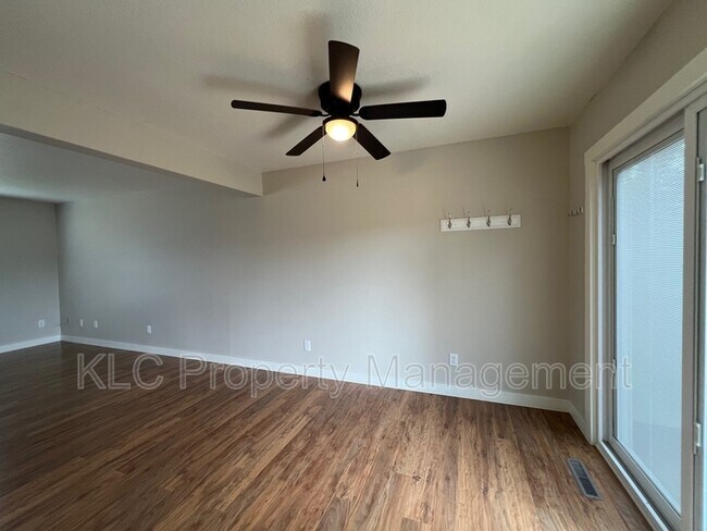 Foto del edificio - 6642 Holcomb Cir