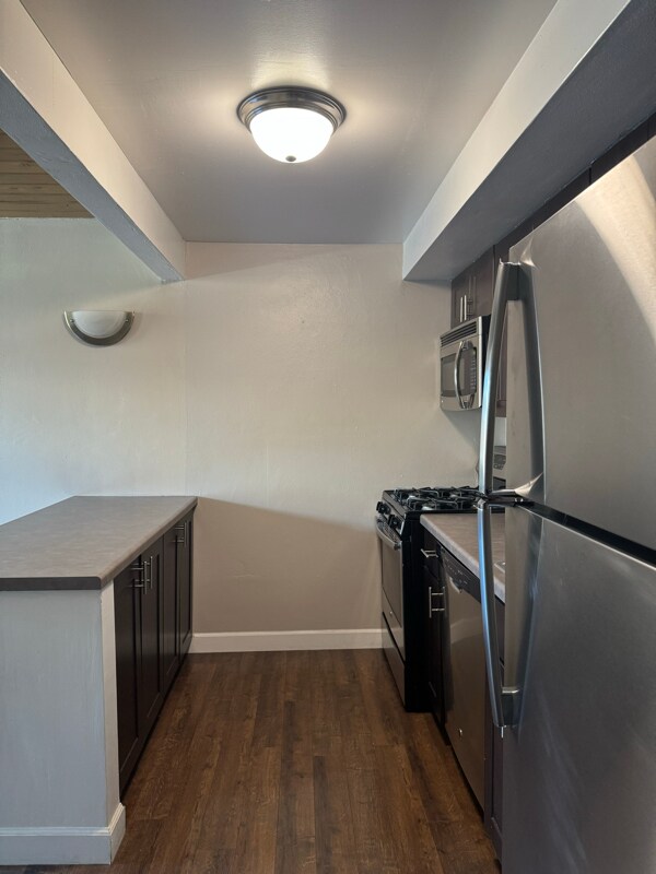 Foto del edificio - 2131 N Summit Ave