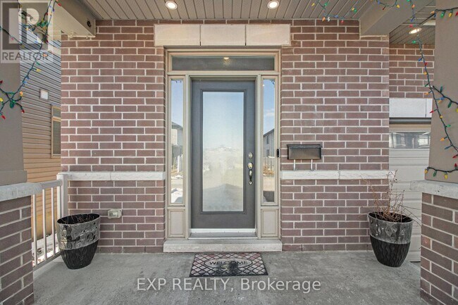 Building Photo - 908 Embankment St