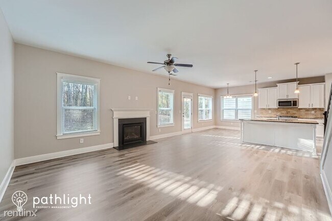 Foto del edificio - 5 br, 3 bath House - 2501 Wevok Way SE UNIT