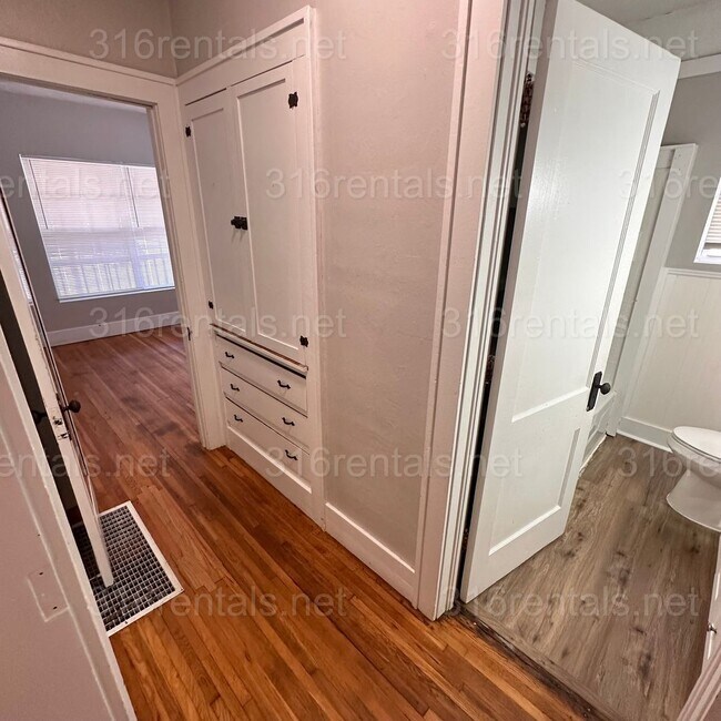 Foto del edificio - $1195 - 3 bedroom / 1 bathroom - Single Family Home