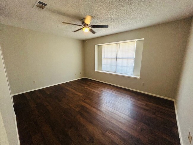Building Photo - 324 Mill Creek Cir