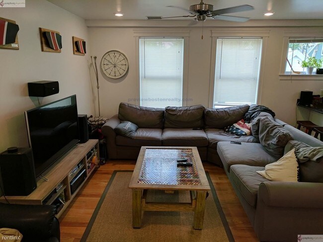 Building Photo - 5 br, 2.5 bath  - 6 Fern St # Gnc