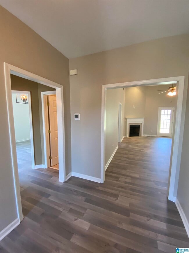 Building Photo - 206 Heather Ridge Cir
