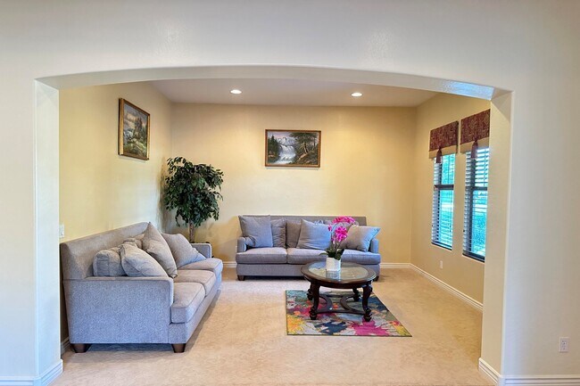 Building Photo - 4590 N 153rd Ave