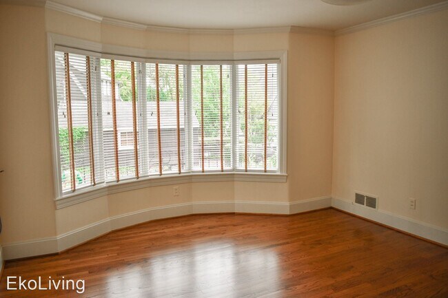 Building Photo - 3 br, 2 bath House - 2920 SW Montgomery Dr.