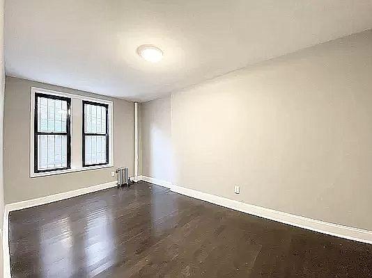 Foto del edificio - 2 bedroom in BRONX NY 10463