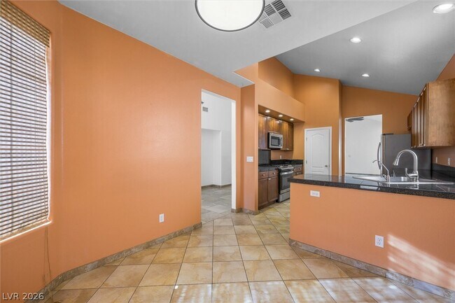 Building Photo - 7046 N Pink Flamingos Pl