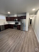 Building Photo - 492 A Hethrington Ave