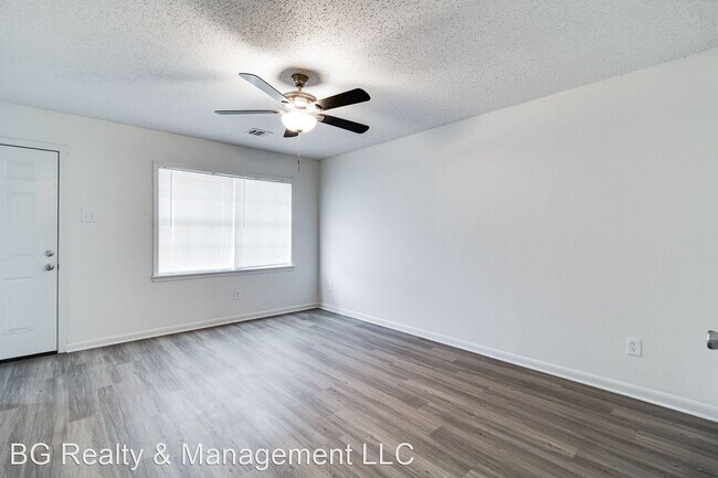 Building Photo - 4 br, 1 bath House - 419 Daffodil Loop