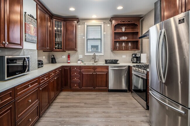 Foto del edificio - 334 S Wisconsin Ave