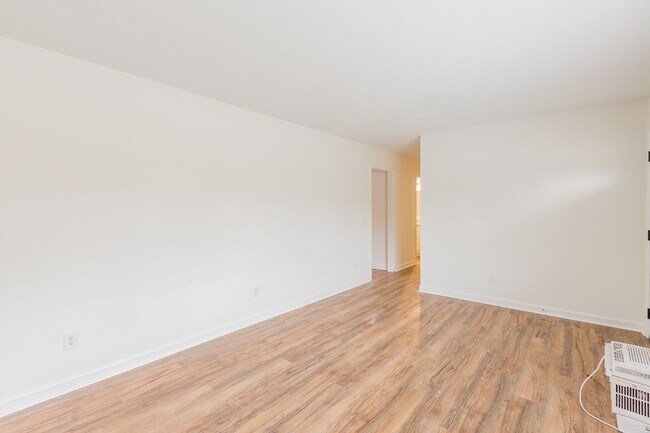 Building Photo - Wonderful one level ranch available in Sod...