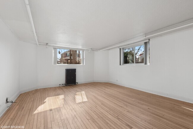 Foto del edificio - 6354 N Leroy Ave