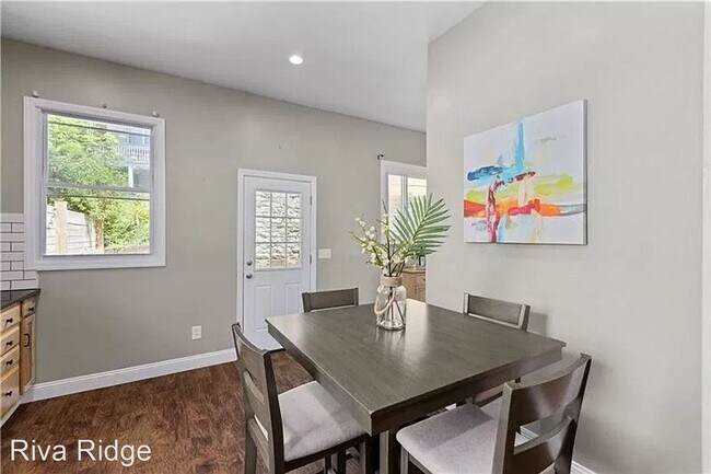 Building Photo - 4 br, 2.5 bath House - 331 Kearsarge Street
