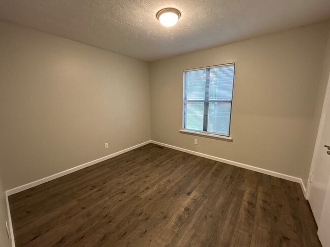 Building Photo - 275 Tinker Hill Cv