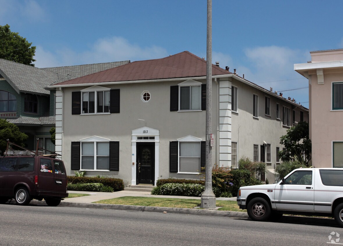 Primary Photo - 1213 E Ocean Blvd