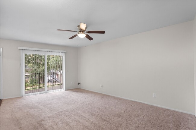 Building Photo - 102 The Strand