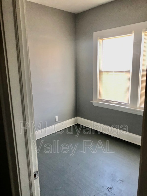 Building Photo - 4256 E 119th St
